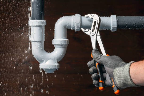 Professional Plumbing technician working in Victoria, MS